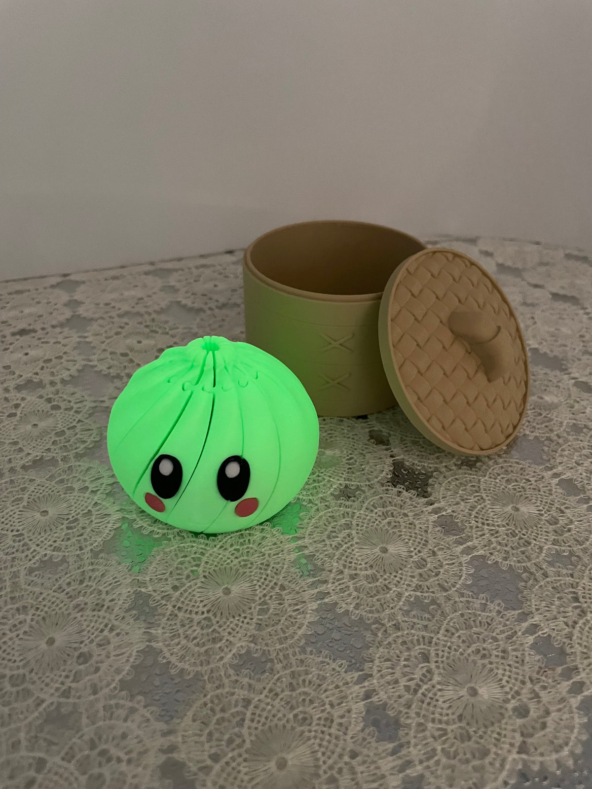 3D printed twist fidget glow in the dark with box