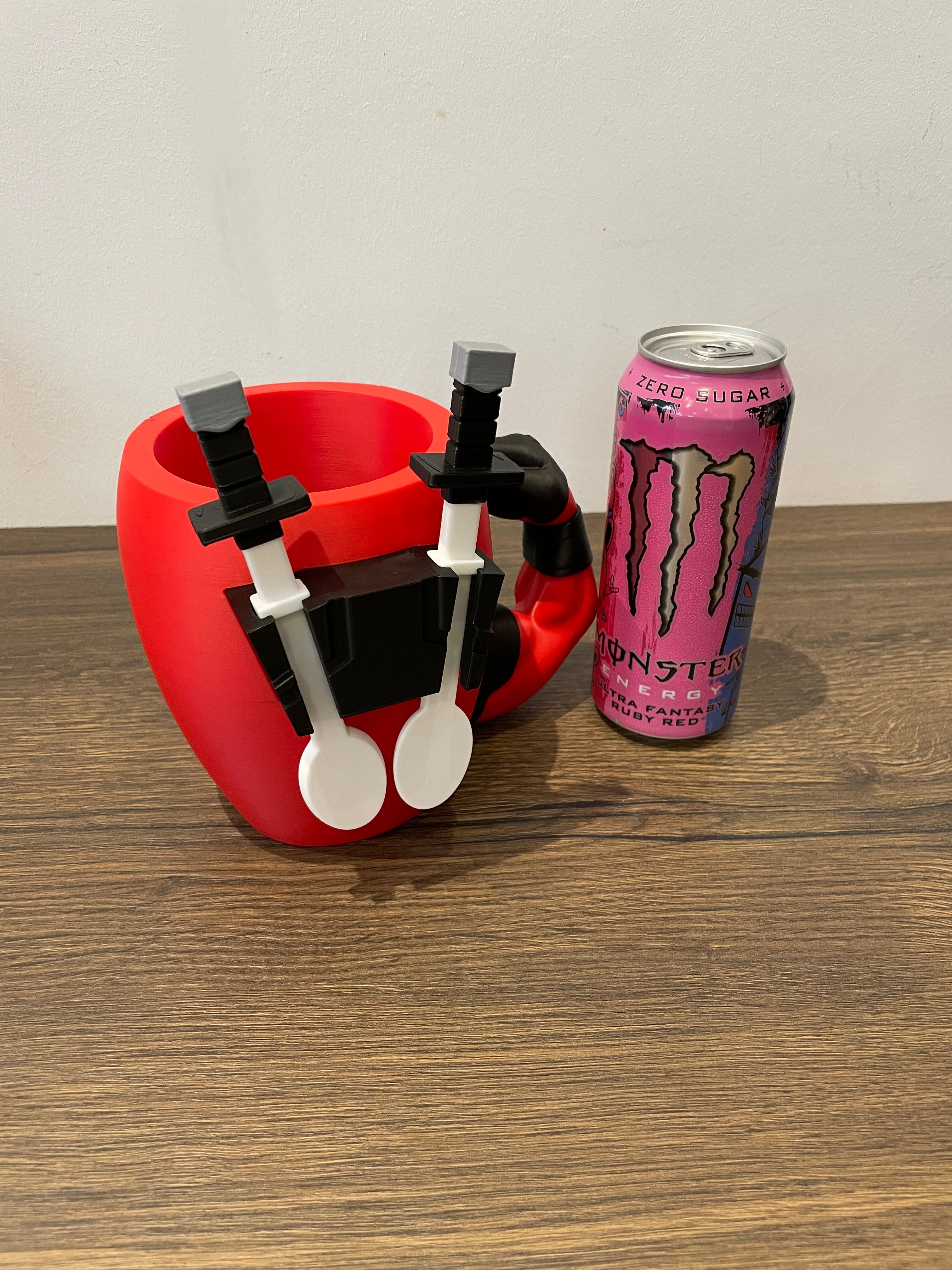 Deadpool ice cream tub holder ￼