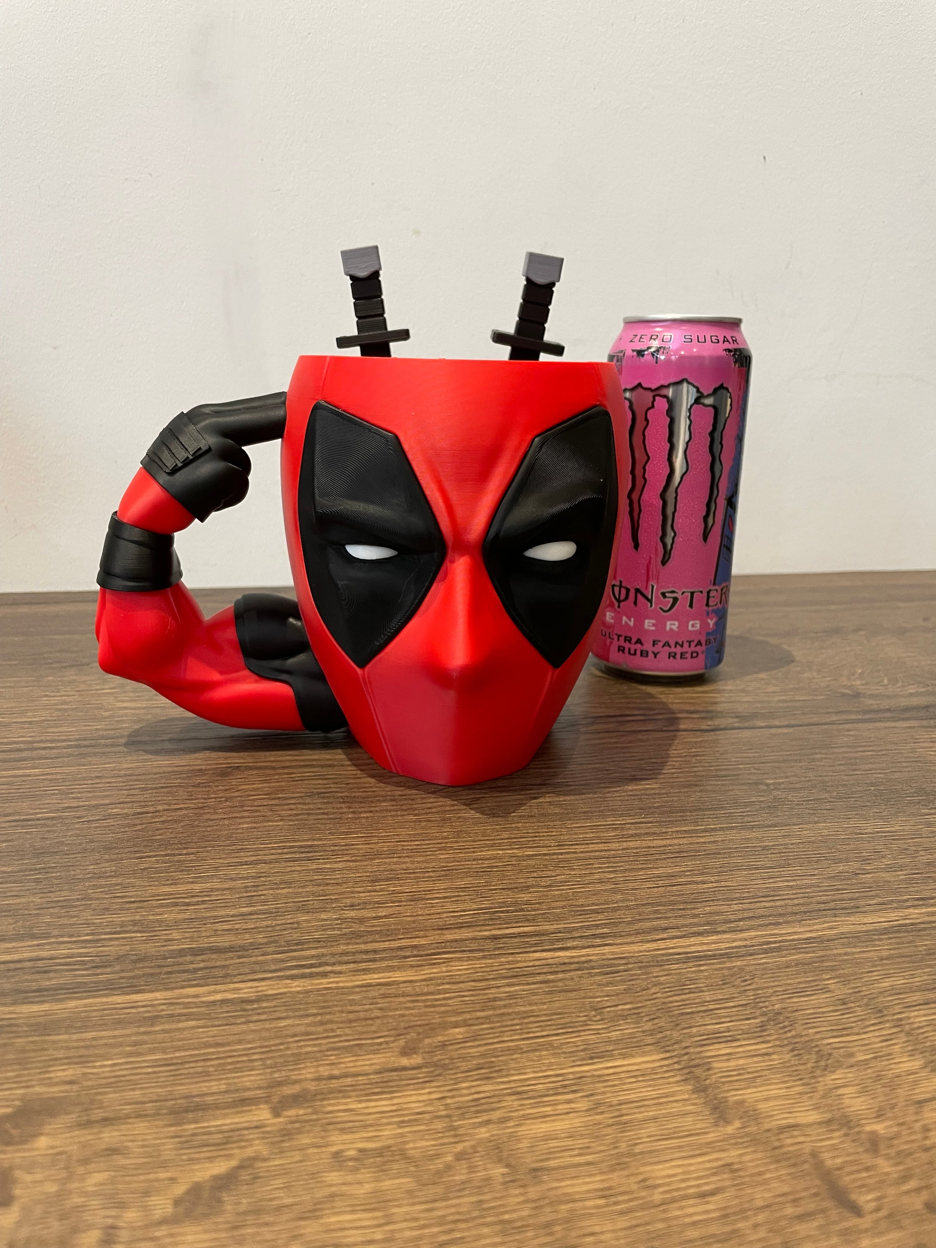 Deadpool ice cream tub holder ￼