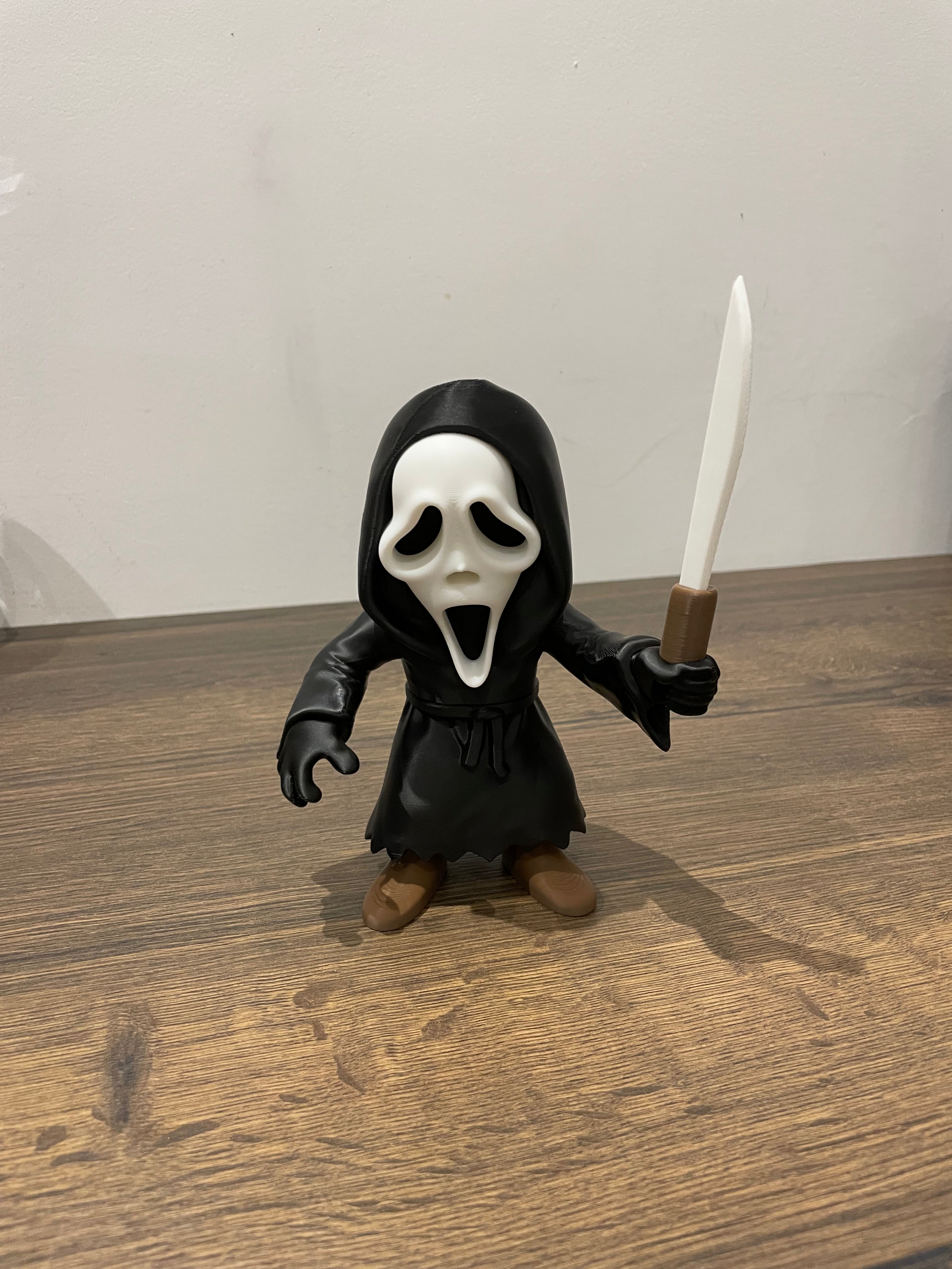3D printed Scream figure desk buddy 19cm tall